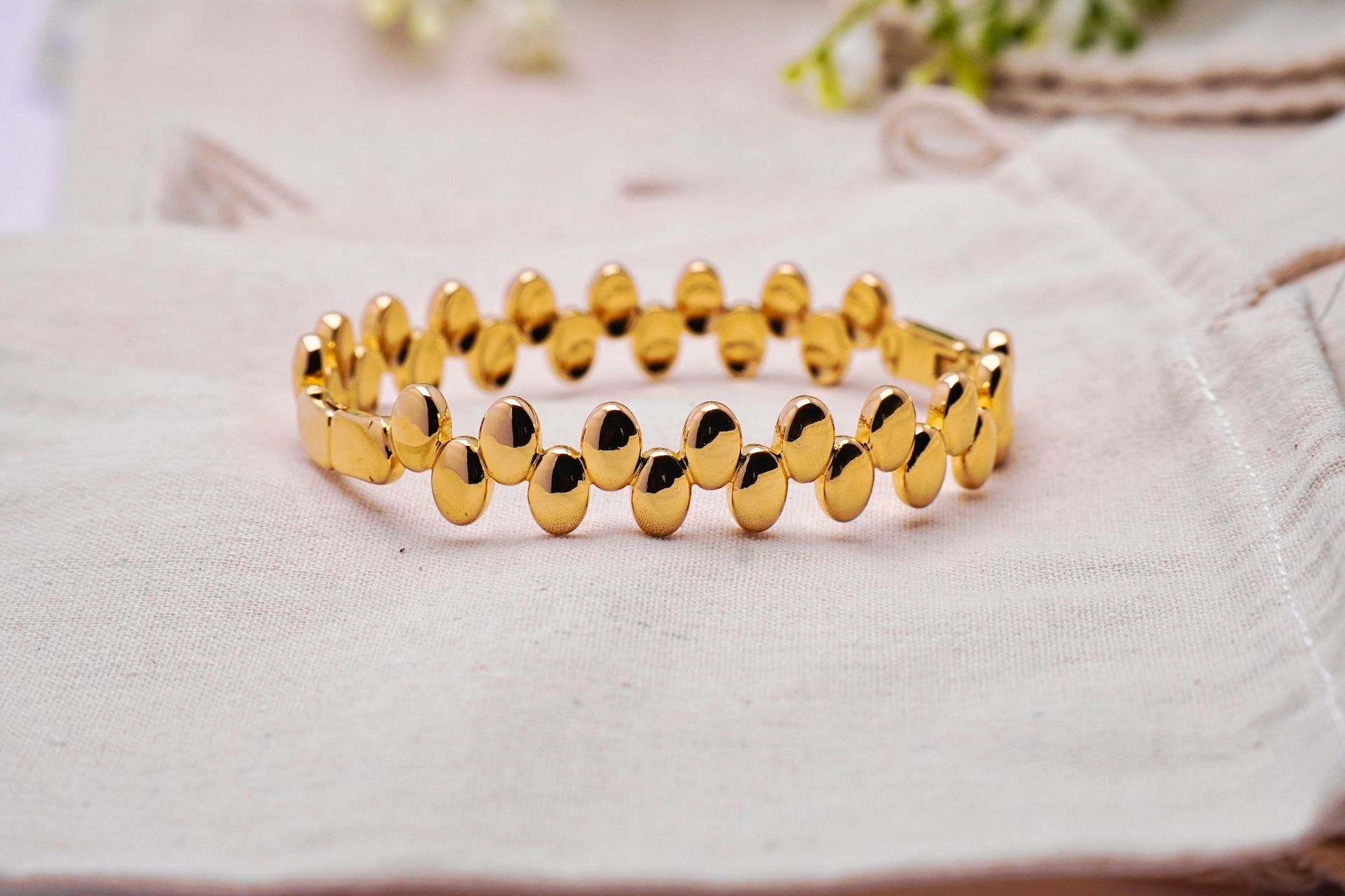Polished Oval-Link Bangle
