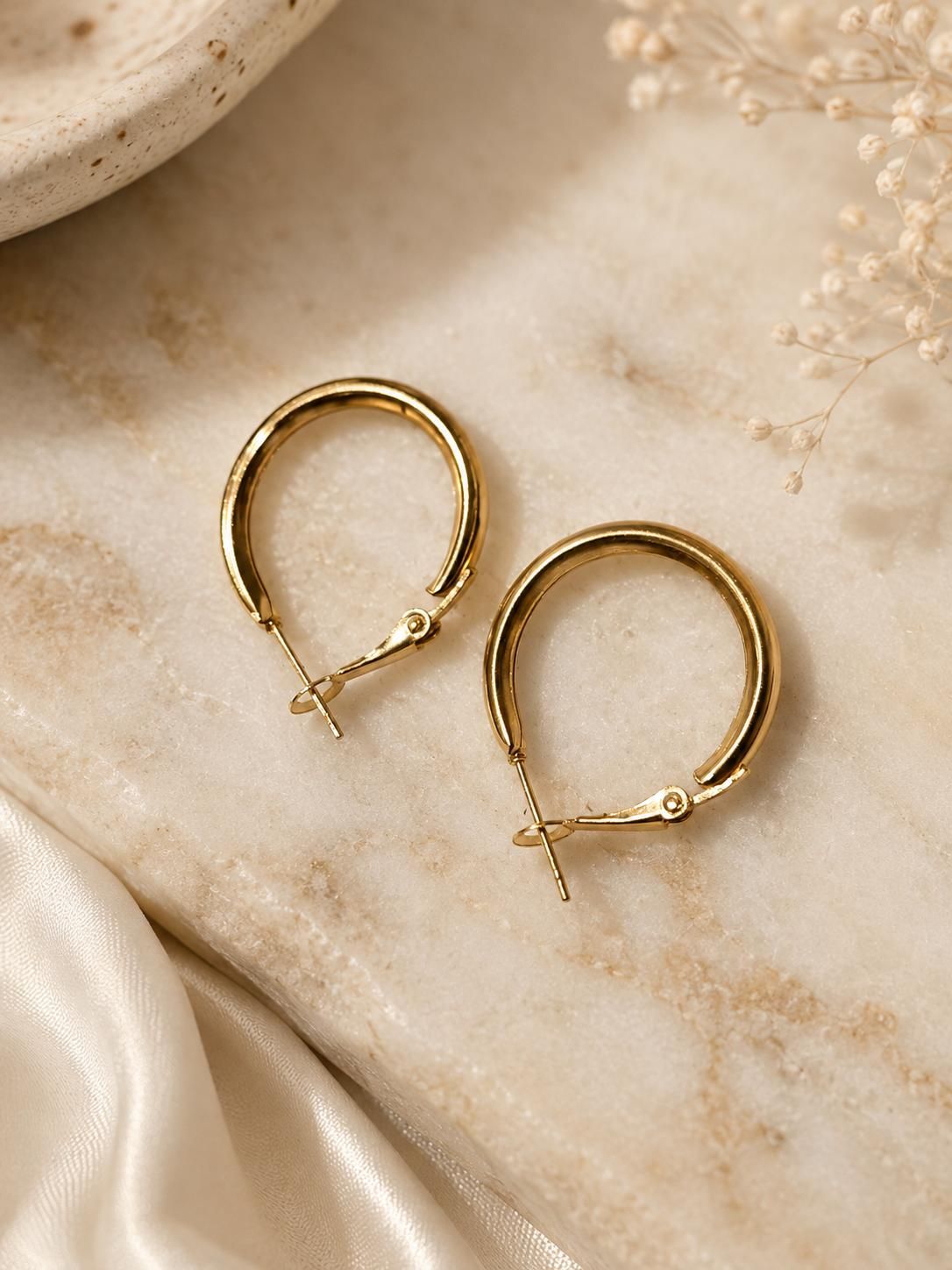 Slim Oval Clasp Hoop Earrings