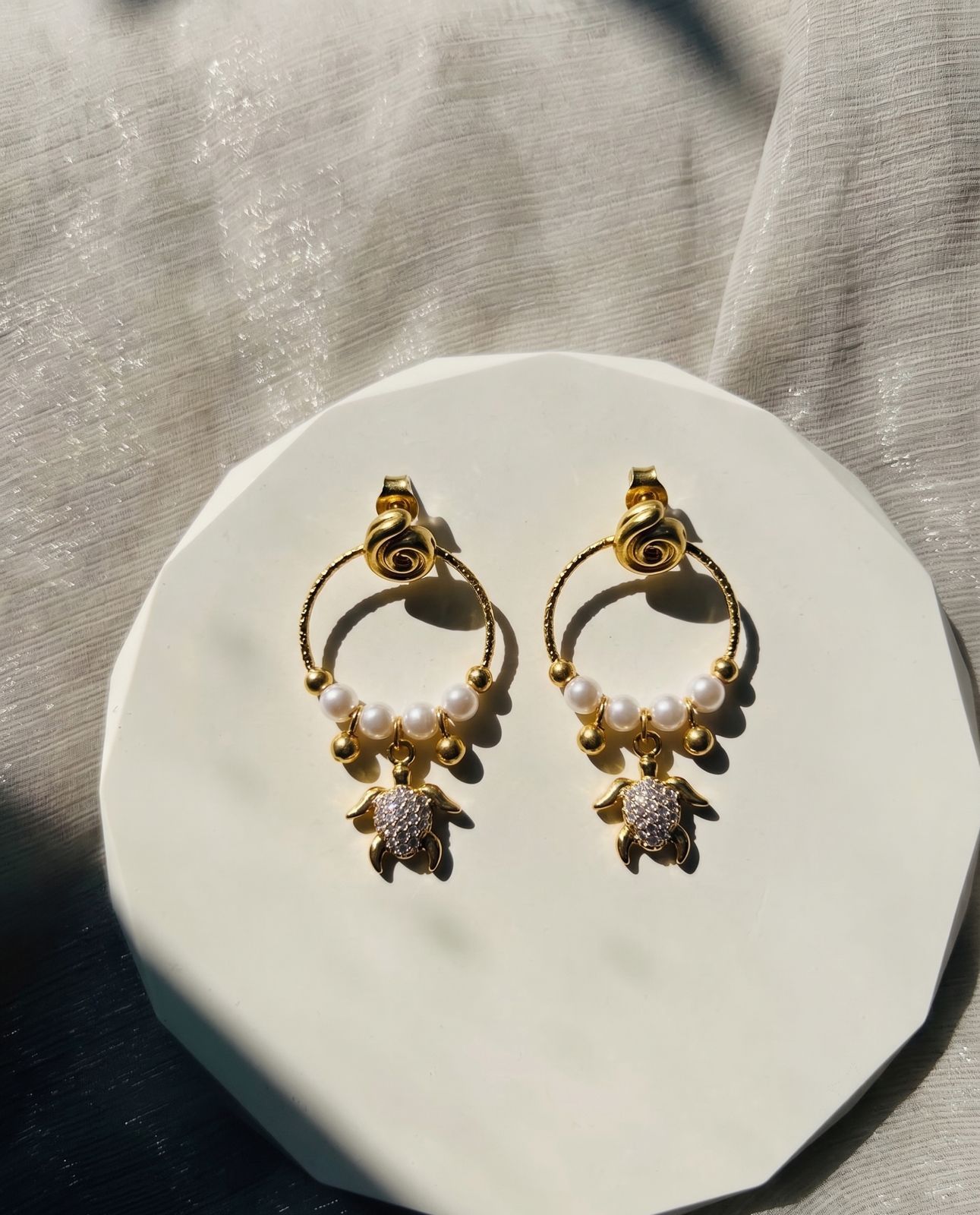 Turtle Pearl Earring