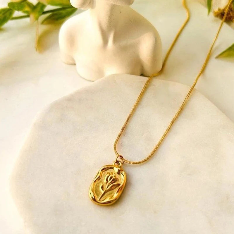 Floral Oval Pendant