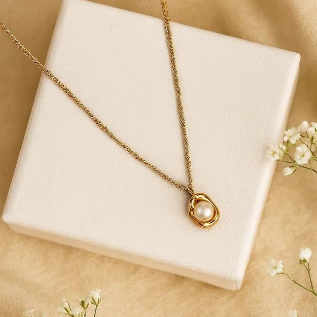 Pearl Halo Pendant Necklace