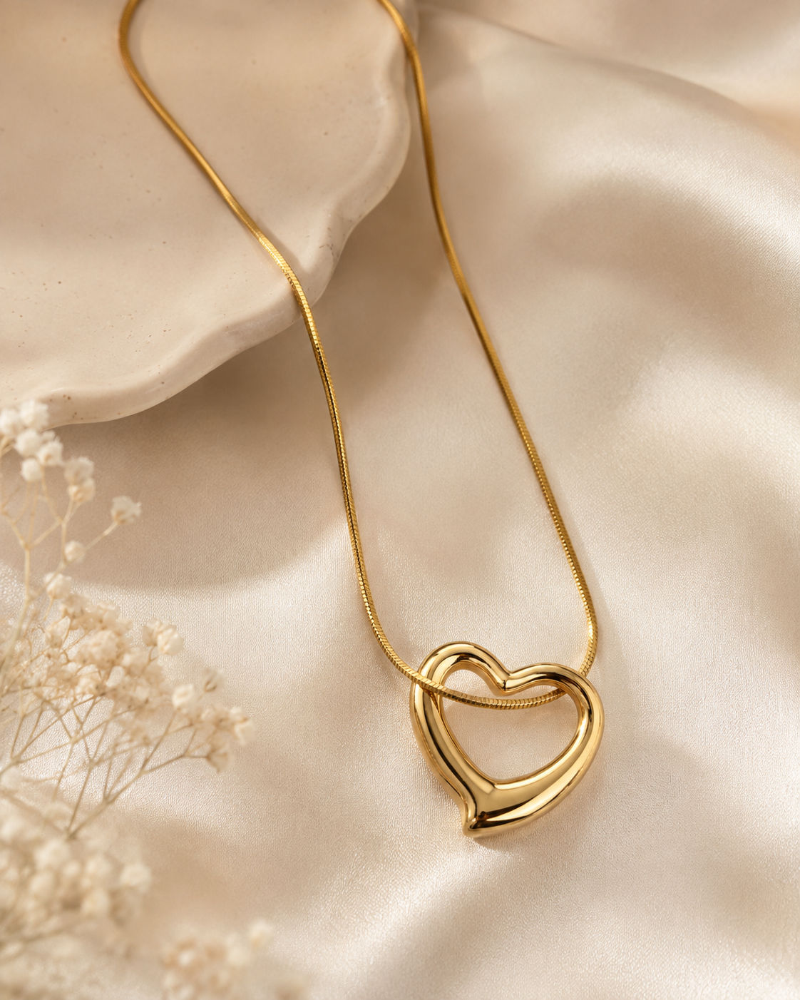 Amora Sculpted Heart Pendant Necklace