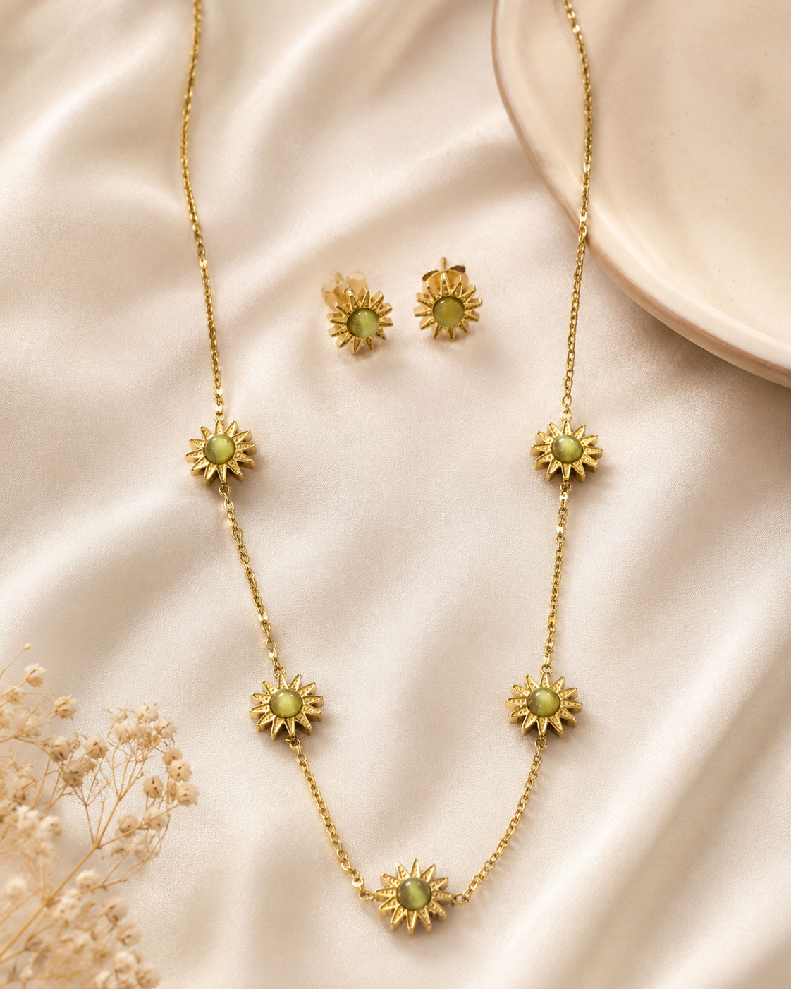 Green Sunburst Necklace Set