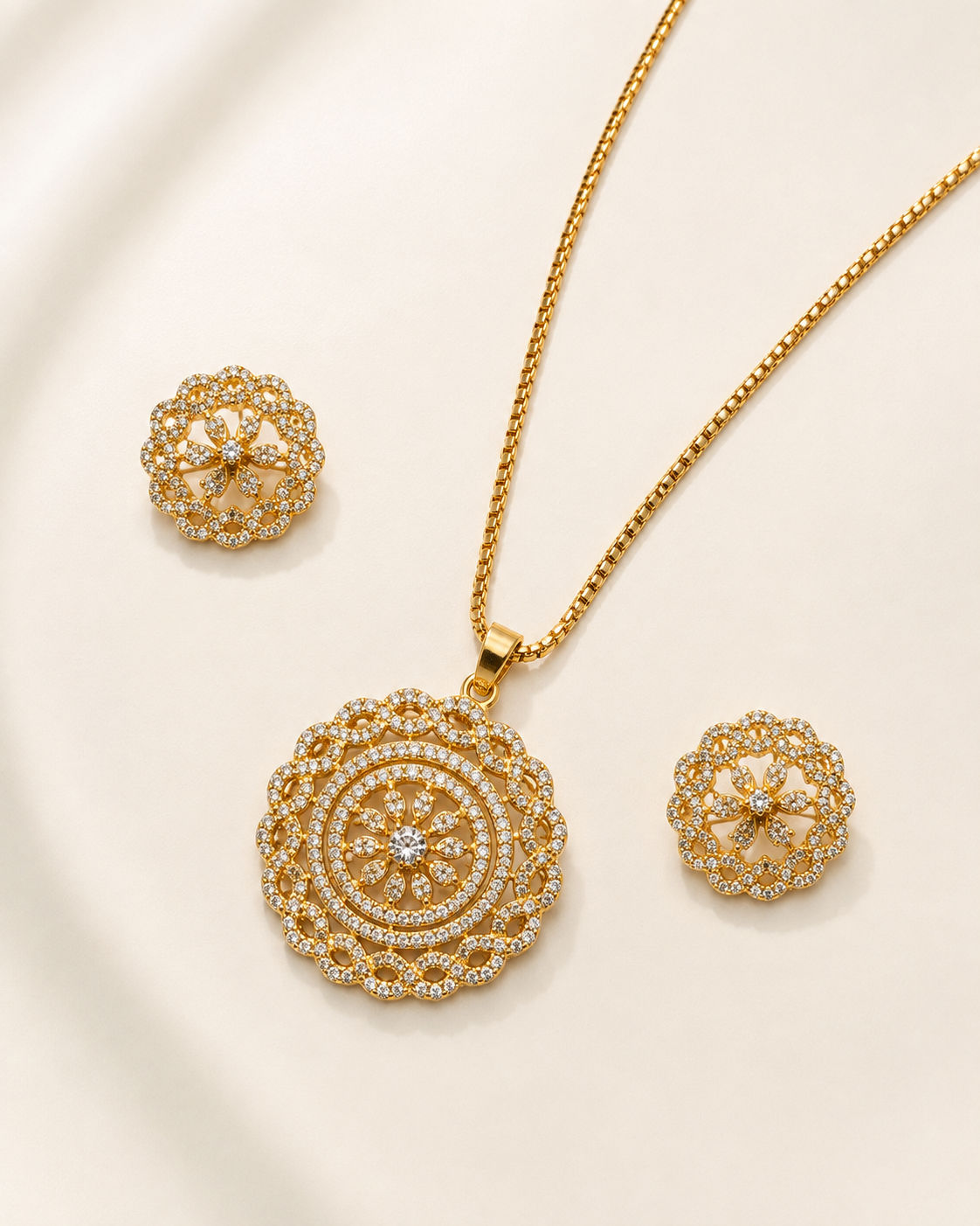 Diamond replica Rosette Necklace Set