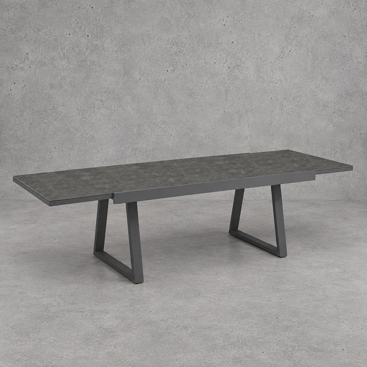 Piper Extendable Outdoor Dining Table