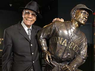 0_61_buck_oneil_obit01 0_61_buck_oneil_obit01