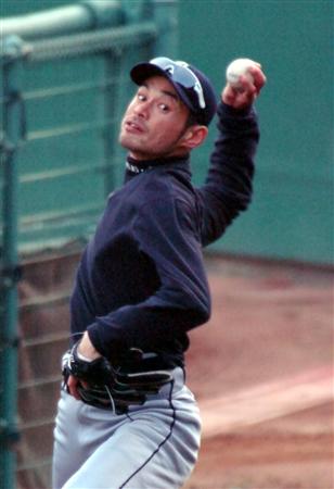 ichiro pitching