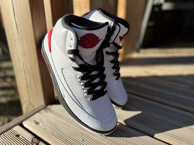 Air Jordan 2 Retro Chicago 2022 review and on feet look Air Jordan 2 Retro Chicago 2022 review and on feet look