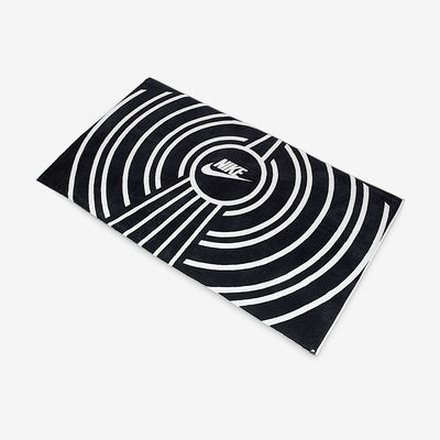 Nike Oversized Beach Towel 'Black White' HF9416-010 Nike Oversized Beach Towel 'Black White' HF9416-010