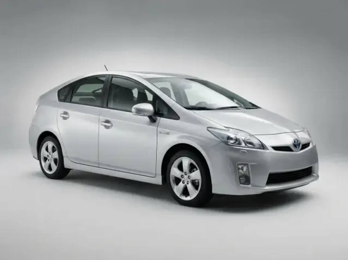 Toyota Prius (2009–2015): Cheap to Run — But What About Battery Risk?
