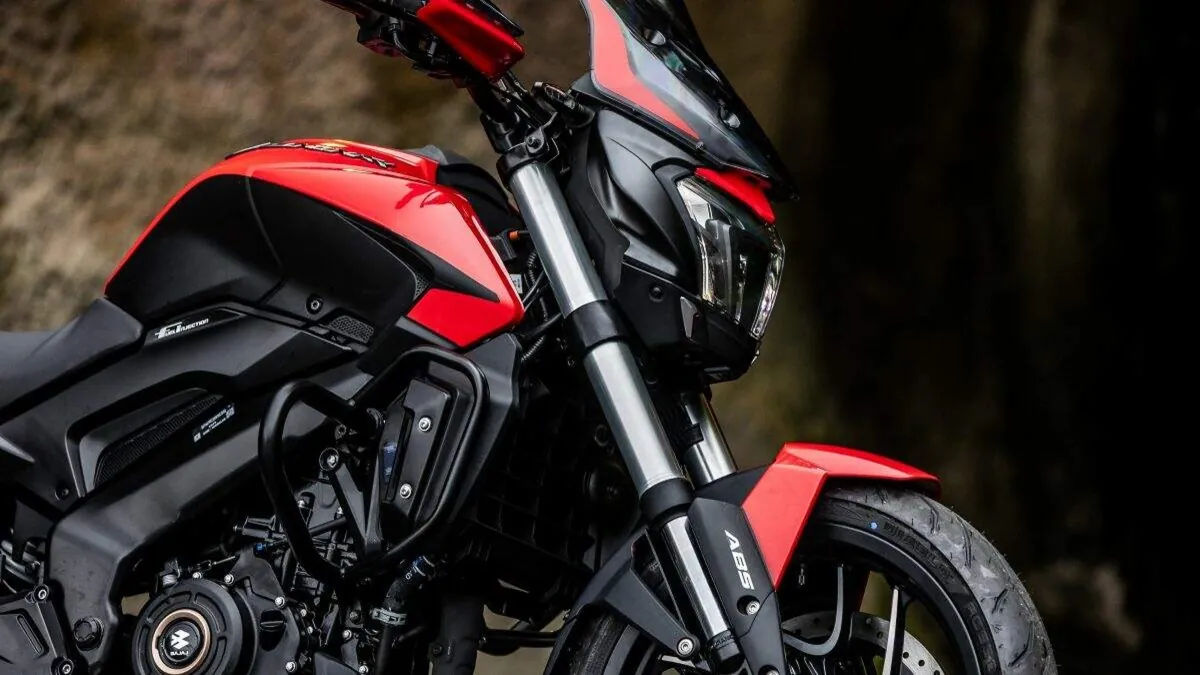 Bajaj Dominar 400 lança nova cor no Brasil