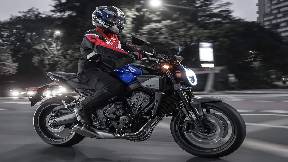 Honda CB650R E-Clutch: projetada para transformar a experiência de pilotar