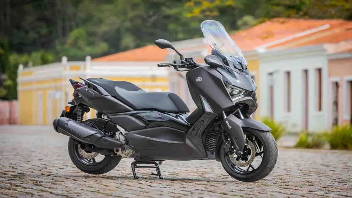 Yamaha XMAX 300 Connected: Novo visual e potência para liderar