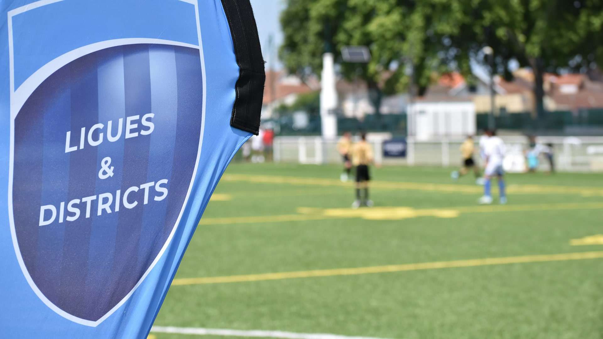 Ligue District header soccer