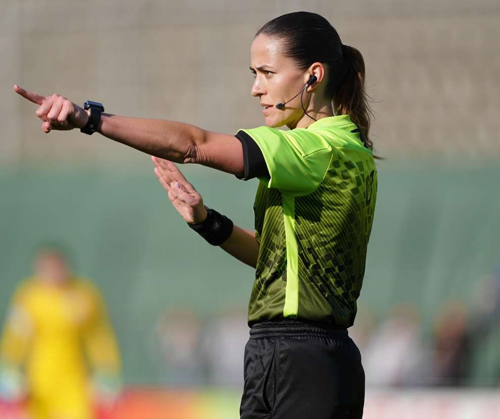Referee