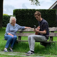 Verander het (levens)verhaal van een oudere in een lied!