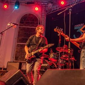 Lilywhite Live @ Podium34 (Courtesy of Kieqseem photography)