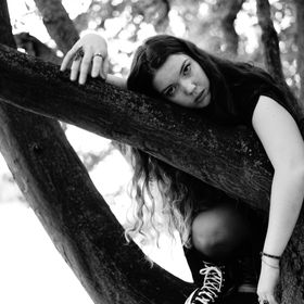 © Chloe Offer