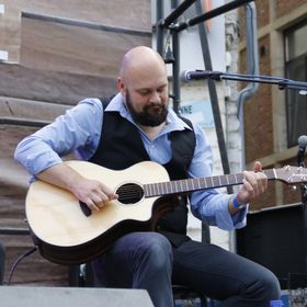 Sam Vandeweyer on guitar