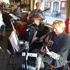 Optreden in café Den Witten Hert in Deurne