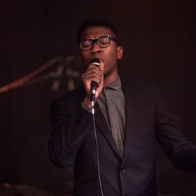 Levandé performing "VULFPECK /// WAIT FOR THE MOMENT" in Brussels 2017
