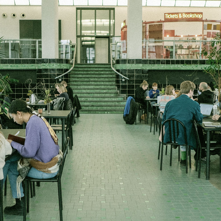  Kom werken aan je dossier tijdens de schrijftafels projectsubsidies en beurzen Kunstendecreet (subsidiedeadline 15 maart 2026)