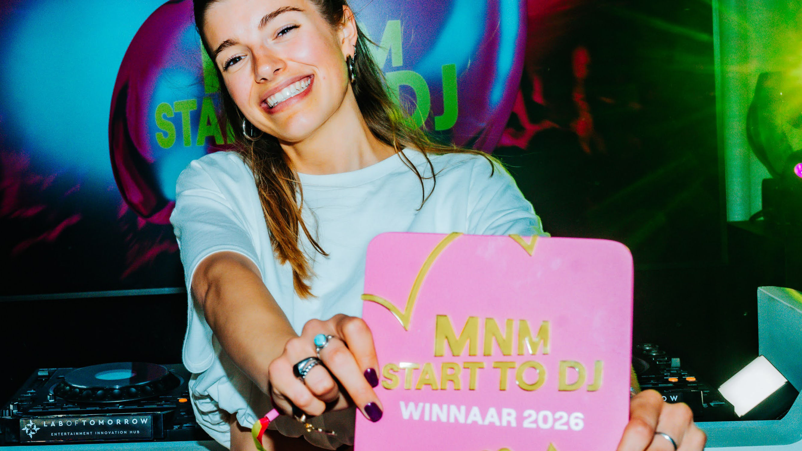 DINO wint MNM Start to dj 2026