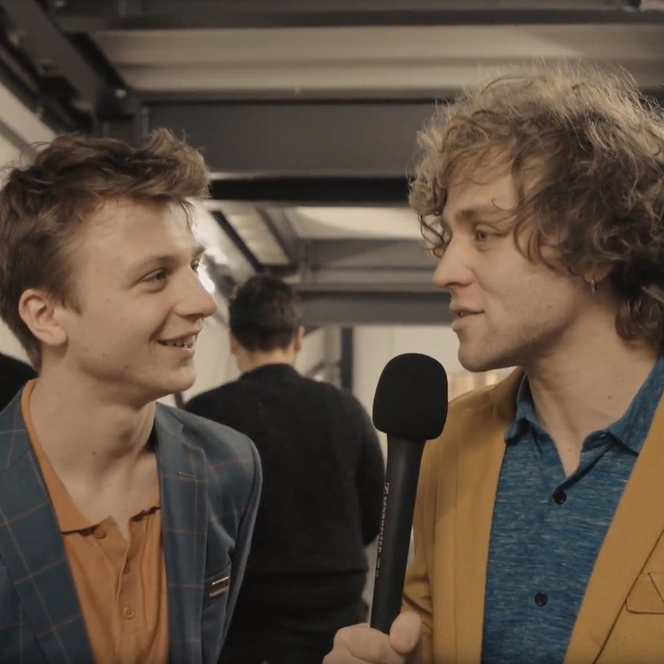 VI.BE x Compact Disk Dummies