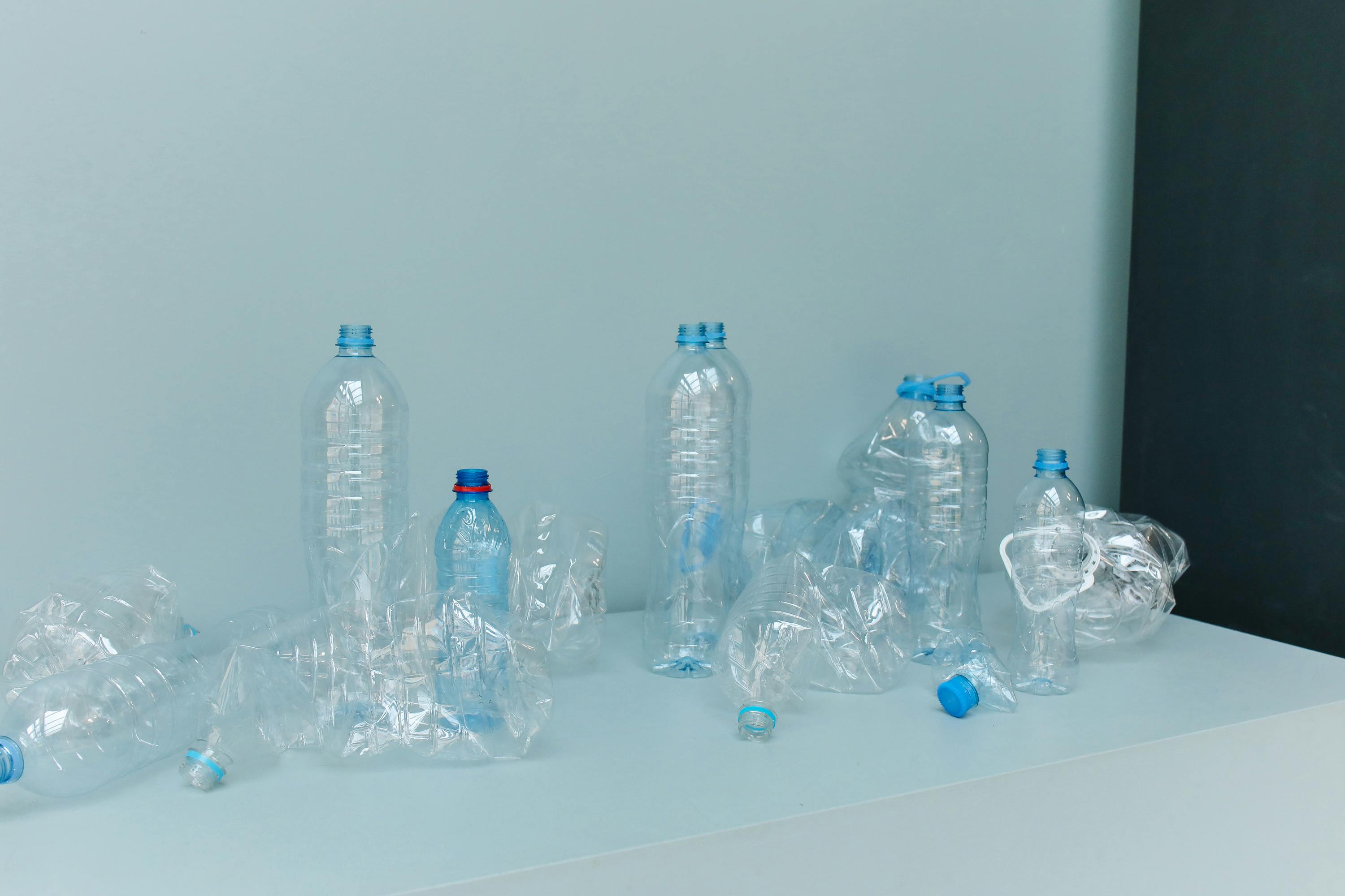 The Material Science of the Bottle Cage: From Plastic Snaps to Titanium Treasures