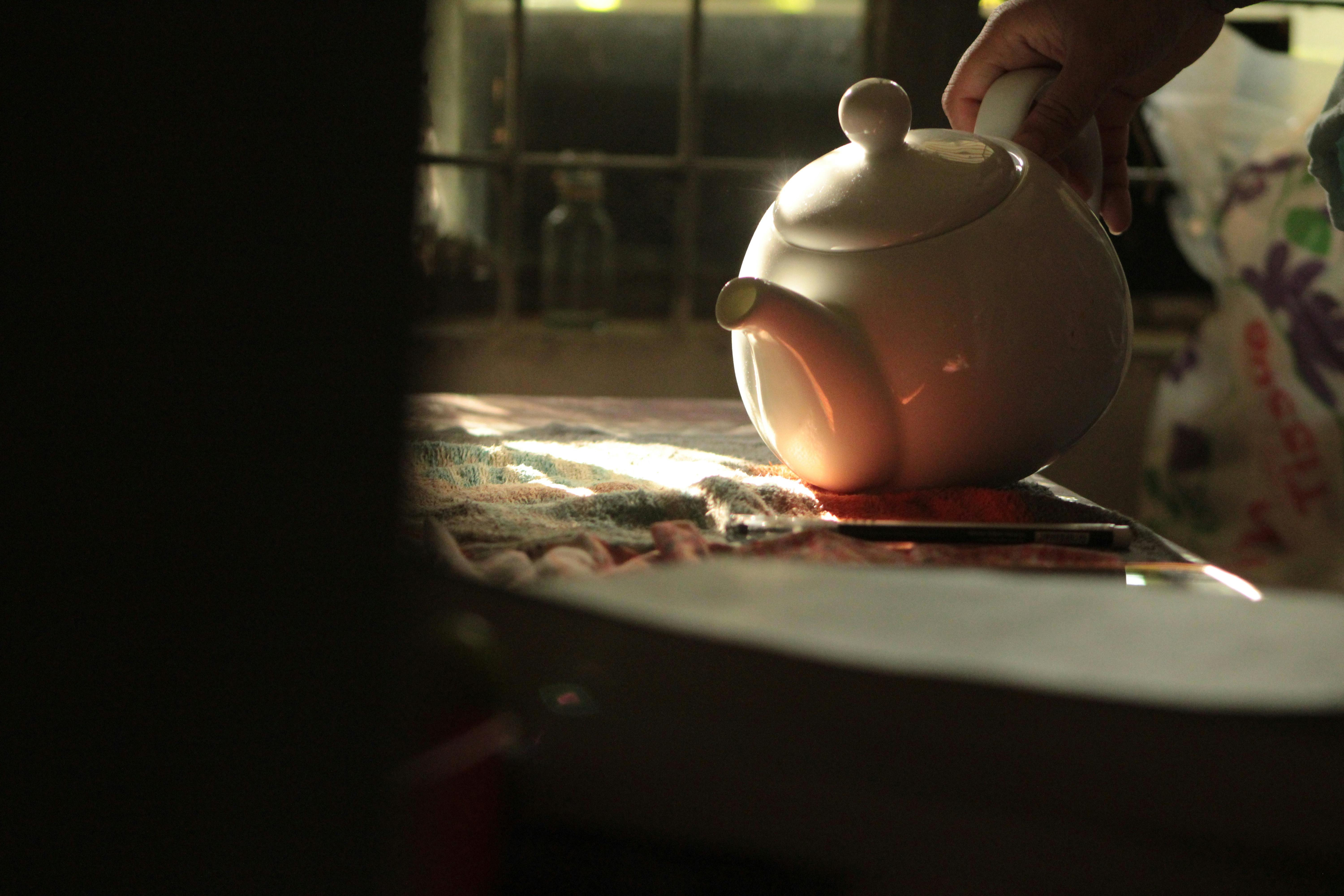 The Global Kettle: A Buyer’s Guide to International Standards, Voltages, and Travel Boilers