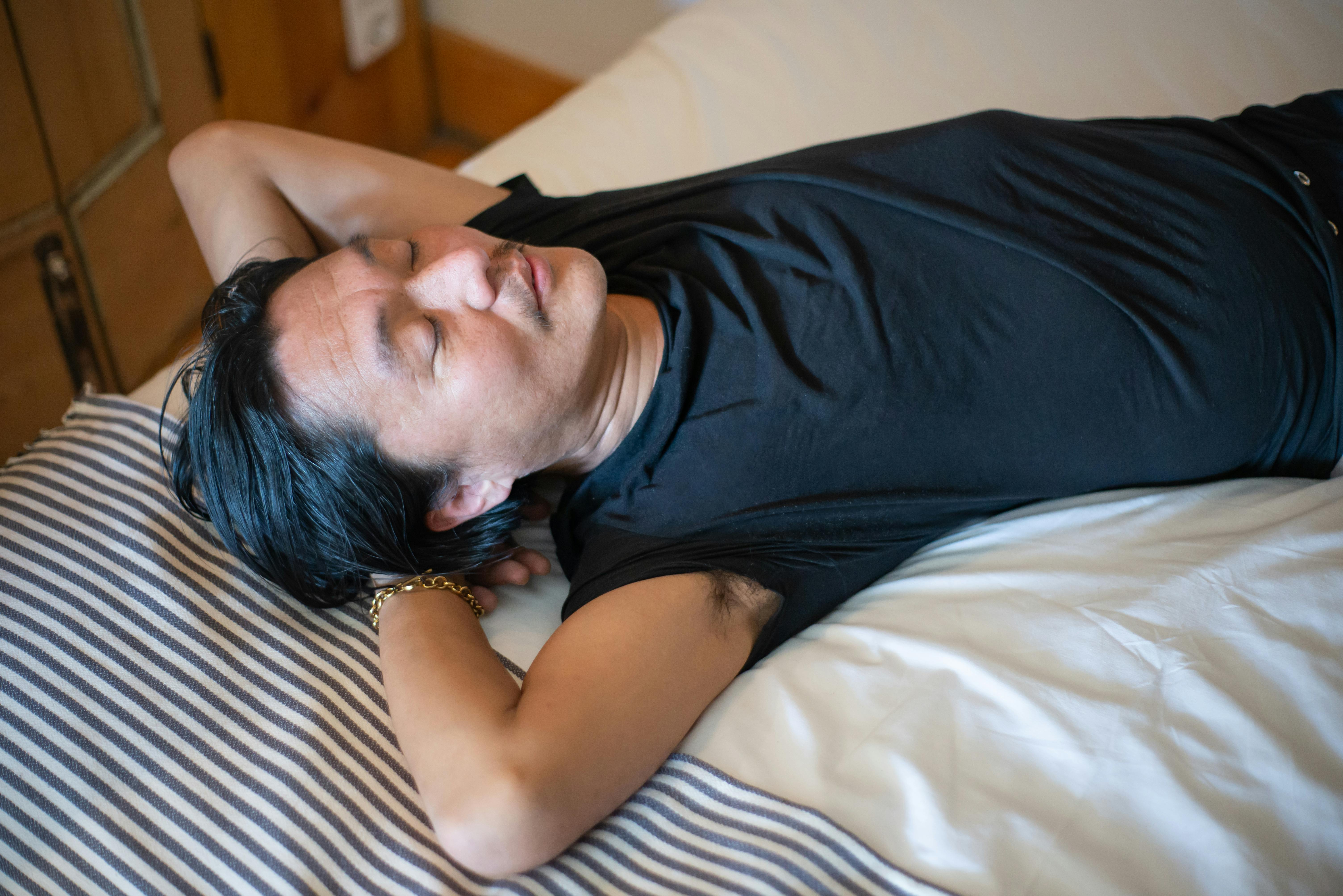 The Side Sleeper’s Manifesto: Best Pillows for Shoulder and Neck Relief