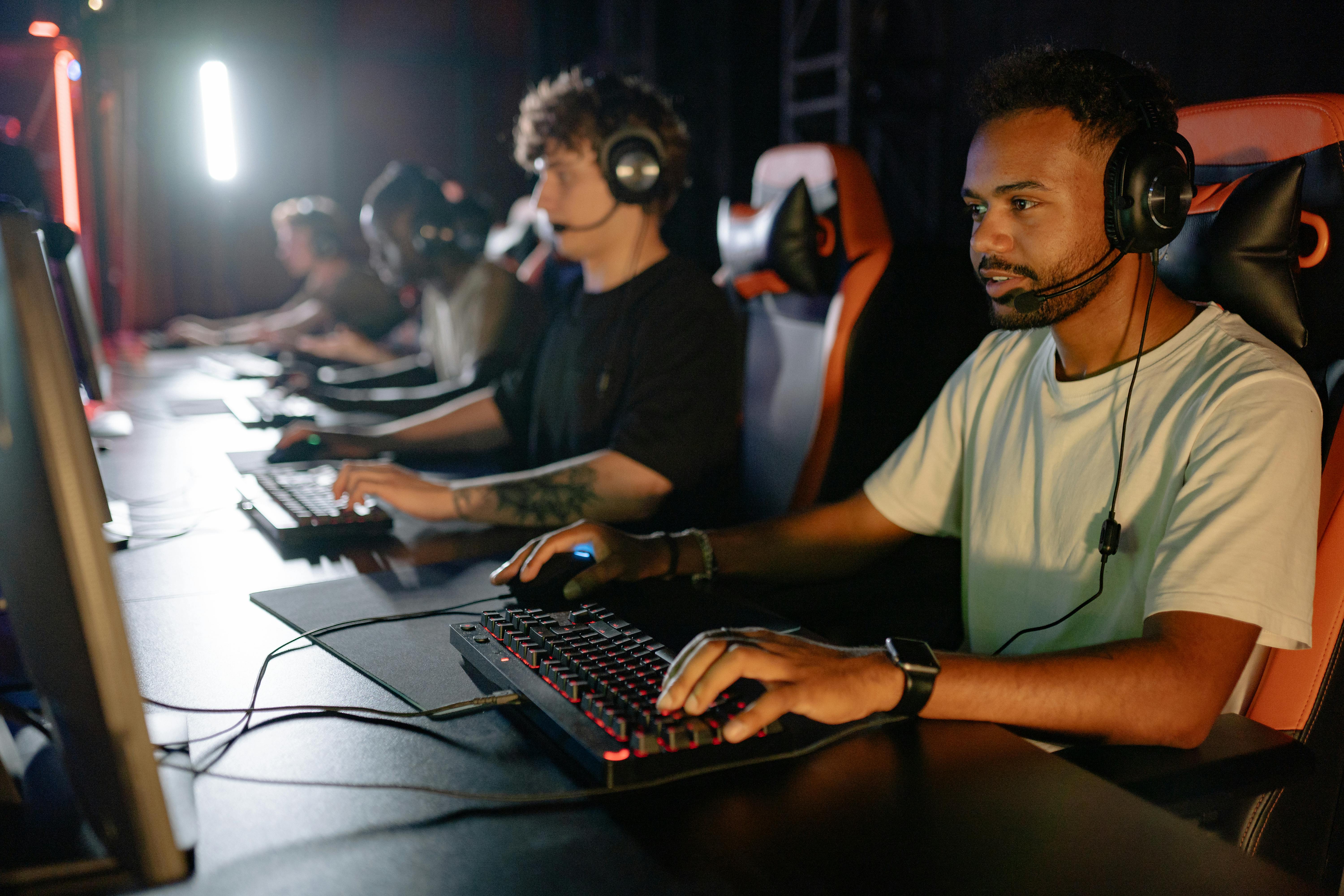 The Post-Latency Era: Wireless vs. Wired Gaming Headsets in 2026