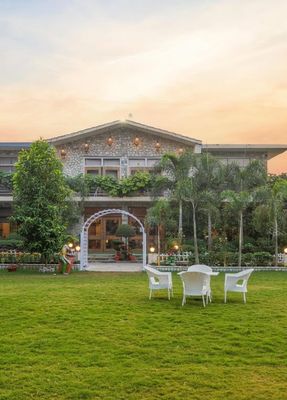 Banyan Retreat 
