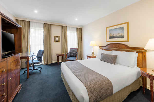 Canterbury International Hotel - Hotels In Forest Hill