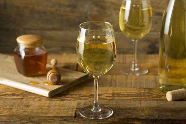 Honey Wines Australia - Wineries & Vineyards In Blackalls Park