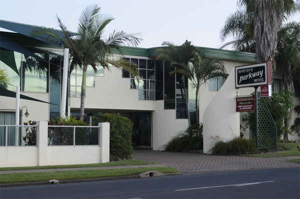 Mcnevins Tamworth Hotel - Hotels In Nemingha