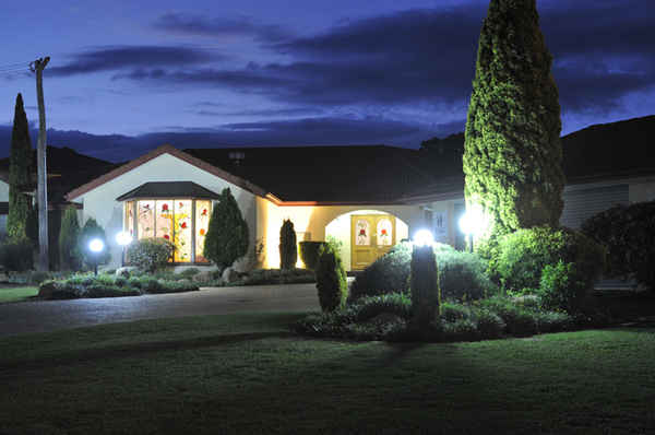 Mcnevins Tamworth Hotel - Hotels In Nemingha