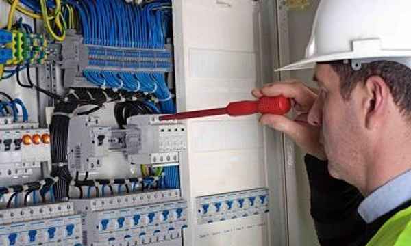 Acura Electrical - Electricians In Ellenbrook