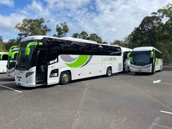 Lonestar Coachlines - Buses & Coaches In Southport