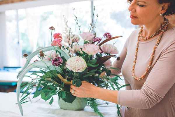 Flower Design School - Florists In Greenwood