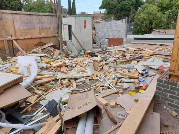 One Man's Rubbish - Rubbish & Waste Removal In Kew