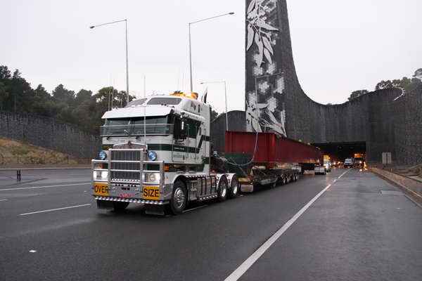 Membrey's Transport & Crane Hire - Crane Hire In Dandenong South