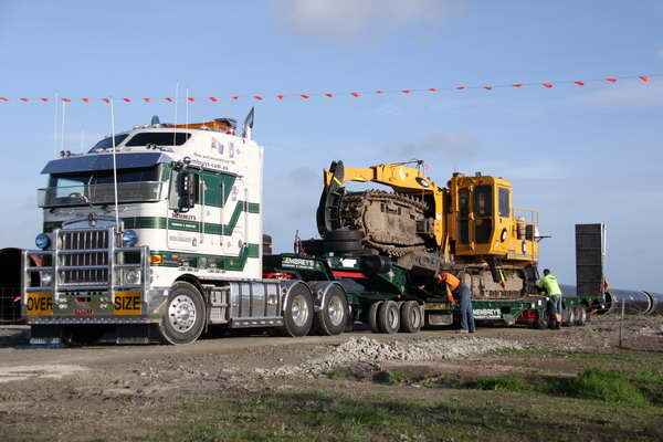 Membrey's Transport & Crane Hire - Crane Hire In Dandenong South