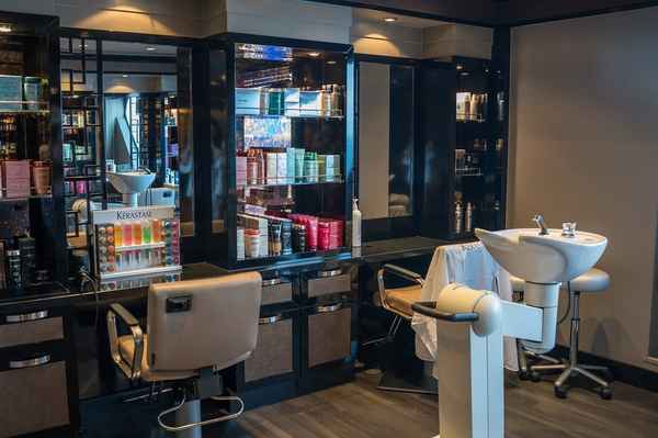 Anaka Hairdressers - Hairdressers & Barbershops In Malvern