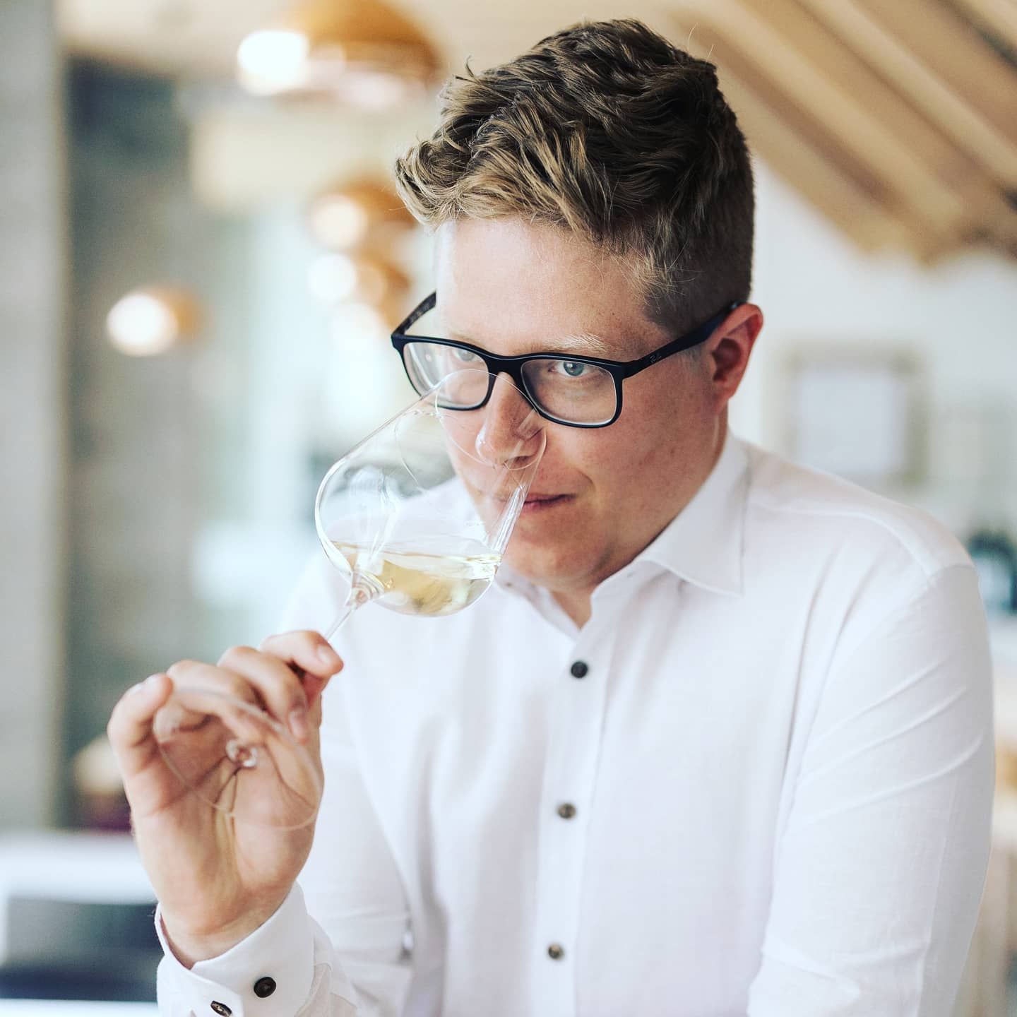 carousel-big-image-0