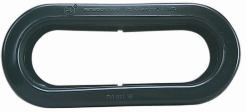 OVAL SUBMERSIBLE STOP/TURN/TAIL LIGHT - GROMMET