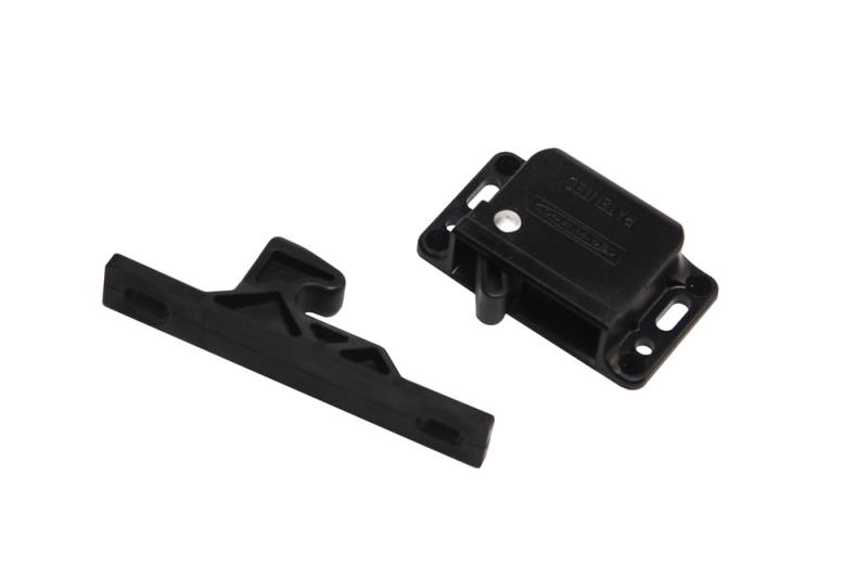 Push Latch  Universal -10 pound