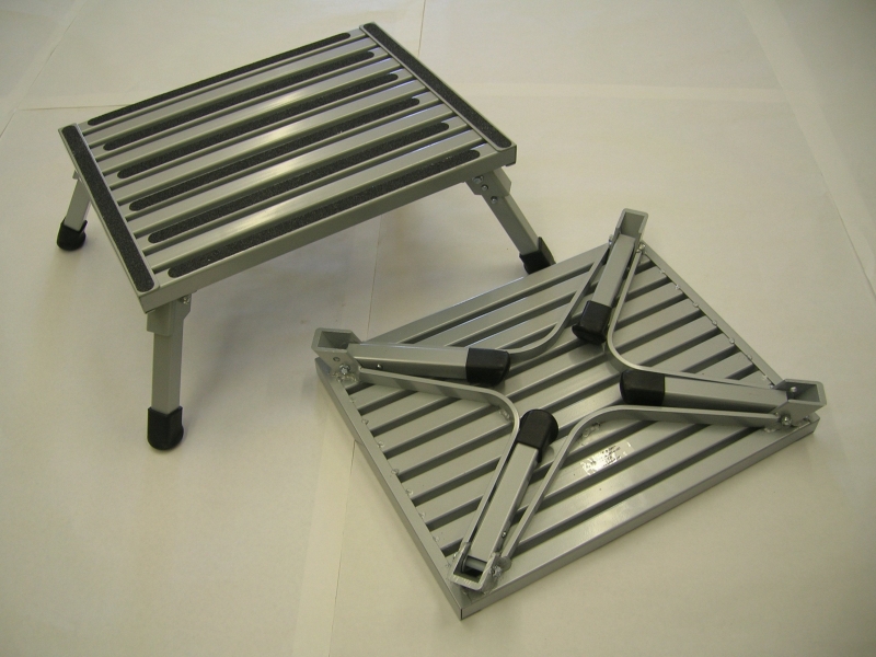 LARGE FOLDING PLATFORM STEP SILVER