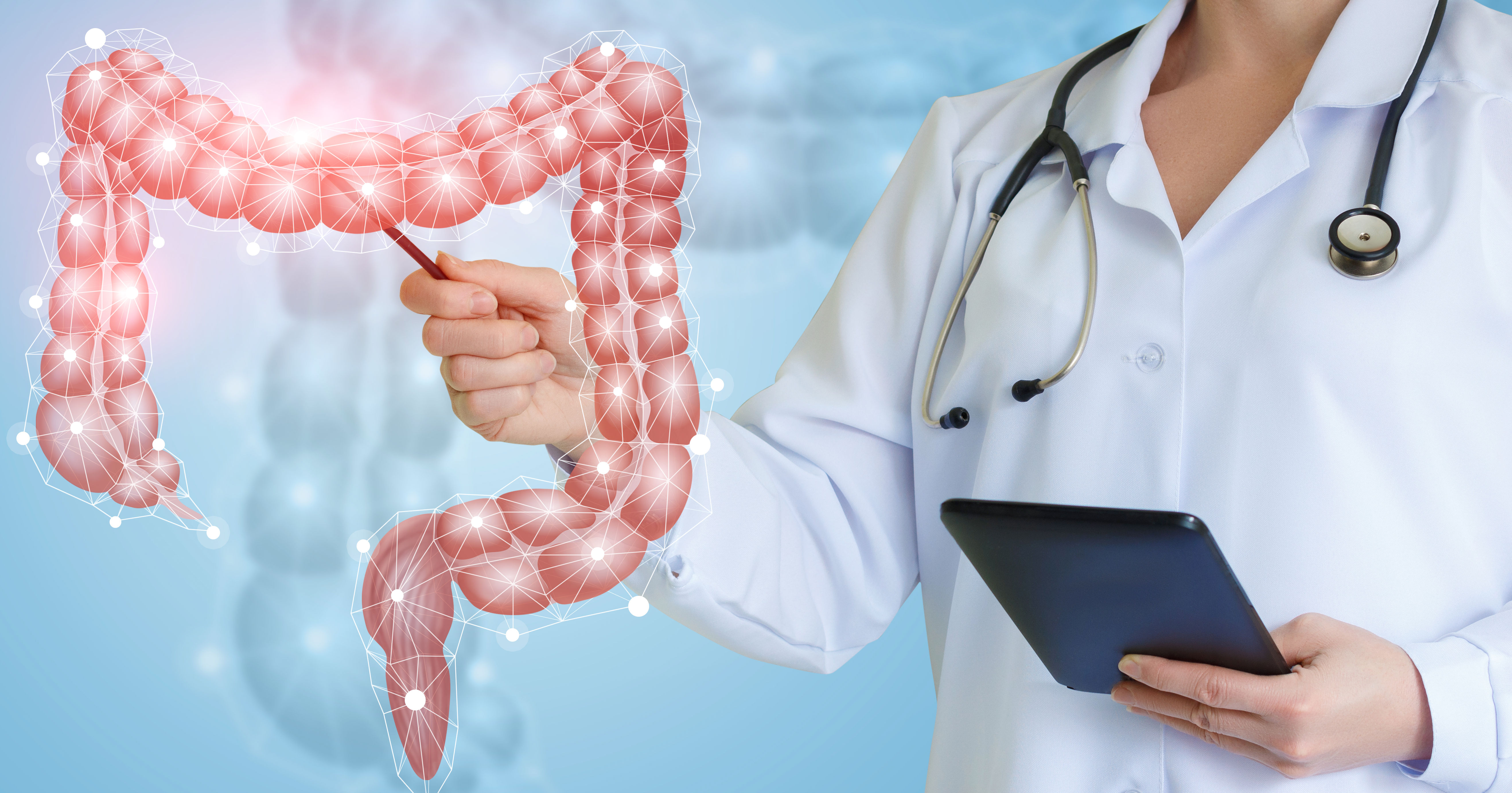 Doctor shows colon on virtual screen .