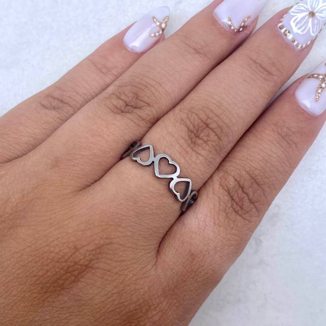 ANILLO CORAZONES CONTINUOS